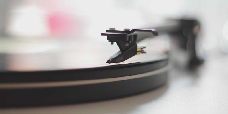 阳台重生指南:从512震痛到安全港湾,厨具家具的防震改造全攻略